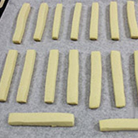 Cách làm bánh cookies hình que diêm