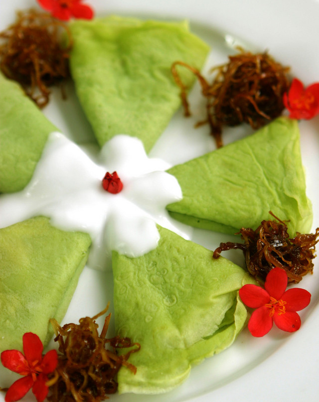 Bánh crep lá dứa cốt dừa