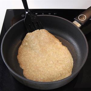 Cách làm bánh crepe chuối dâu tây