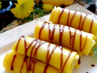Bánh crepe chuối ngào đường tuyệt ngon