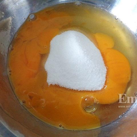 Cách làm bánh crepe chuối ngào đường