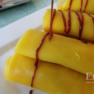 Cách làm bánh crepe chuối ngào đường