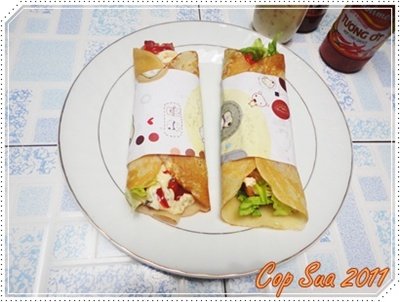 Bánh crepe cuộn xúc xích, phô-mai