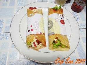 Bánh crepe cuộn xúc xích, phô-mai