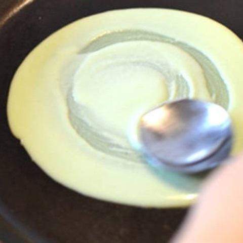 Cách làm bánh crepe lá dứa
