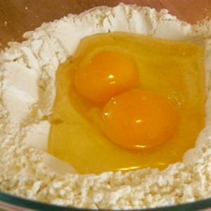 Cách làm bánh crepe lá dứa