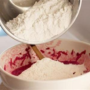 Cách làm bánh củ cải đường