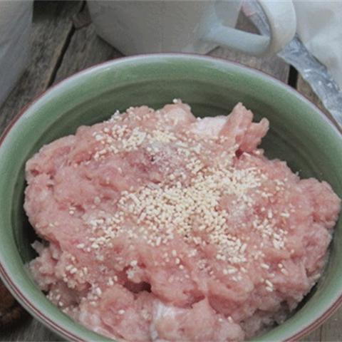 Cách làm bánh cuốn chả mực