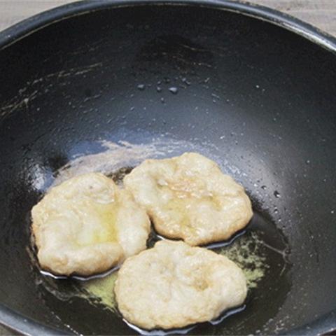 Cách làm bánh cuốn chả mực