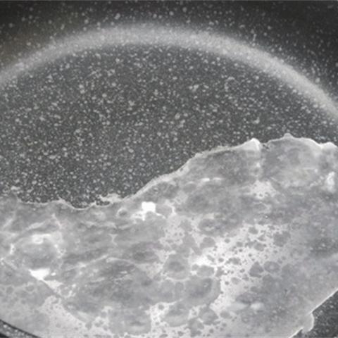 Cách làm bánh cuốn chả mực