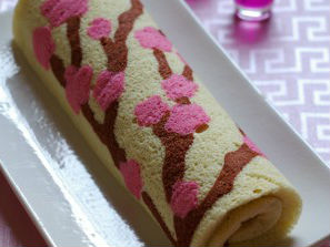 Bánh cuộn hoa anh đào