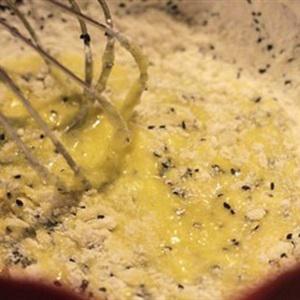 Cách làm bánh cuộn mè