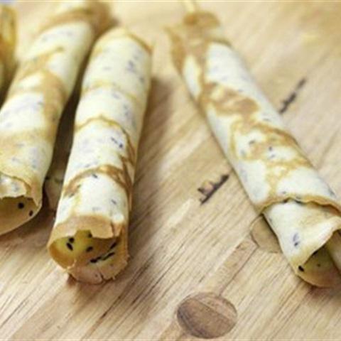 Cách làm bánh cuộn mè