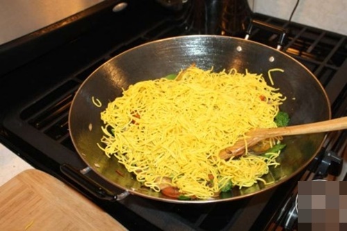 Bánh cuộn rau củ ngon ngất ngây