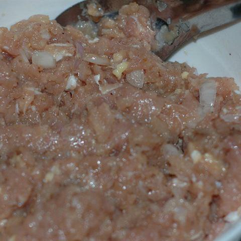 Cách làm bánh cuốn nóng nhân thịt gà