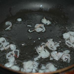 Cách làm bánh cuốn nóng nhân thịt gà