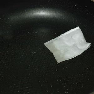 Cách làm bánh cuốn nóng nhân thịt gà