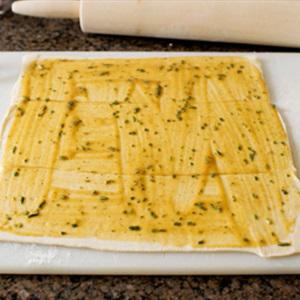 Cách làm bánh cuộn thịt nguội