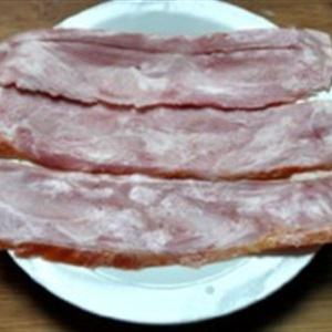 Cách làm bánh cuốn thịt xông khói