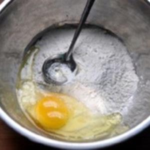 Cách làm bánh cuốn thịt xông khói