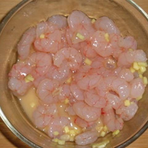 Cách làm bánh cuốn tôm