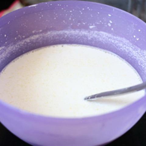 Cách làm bánh cuốn tráng chảo