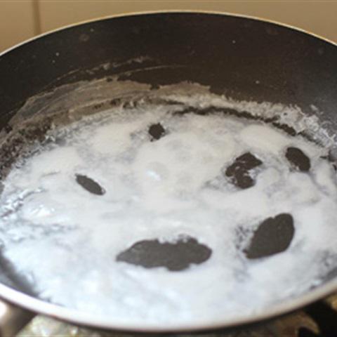 Cách làm bánh cuốn tráng chảo