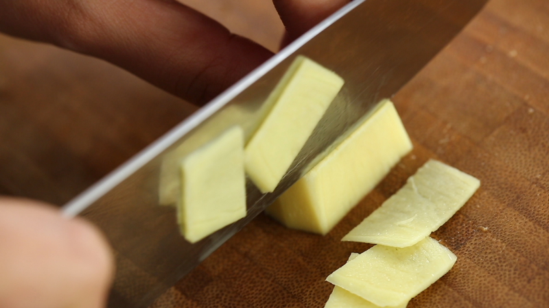 Bánh cuộn trứng, dưa leo thanh đạm, dễ ăn