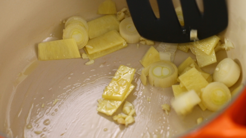 Bánh cuộn trứng, dưa leo thanh đạm, dễ ăn