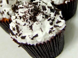 Bánh cupcake Black Forest