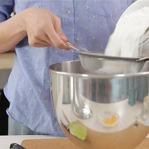 Cách làm bánh cupcake cam