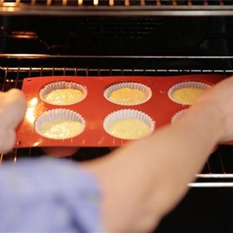 Cách làm bánh cupcake cam