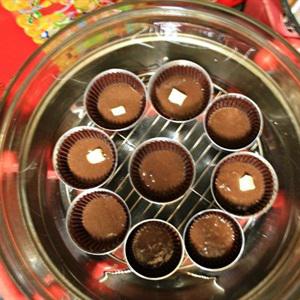Cách làm bánh cupcake chocolate nhân phô mai