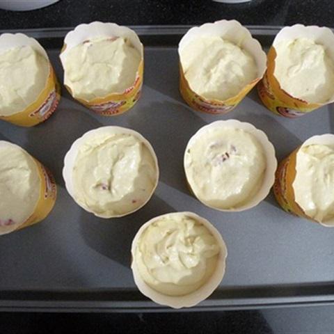 Cách làm bánh cupcake dâu tây sữa chua