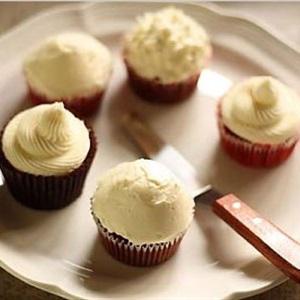 Cách làm bánh cupcake đỏ rực