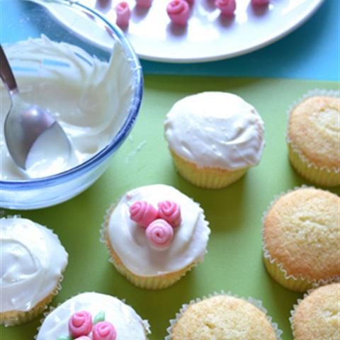 Cách làm bánh cupcake hoa hồng