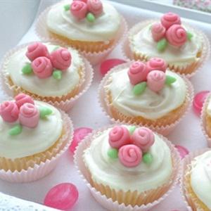 Cách làm bánh cupcake hoa hồng