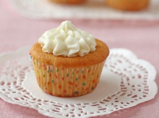 Bánh cupcake kem tươi