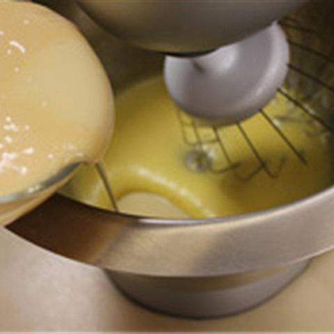 Cách làm bánh cupcake nhân chocolate trắng