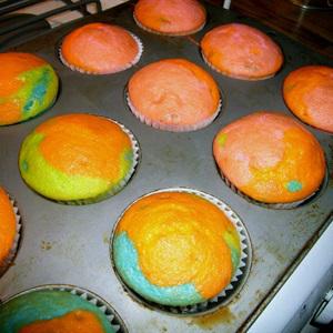 Cách làm bánh cupcake nhiều màu