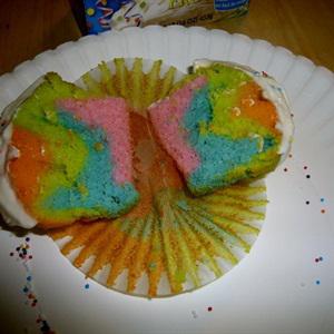Cách làm bánh cupcake nhiều màu