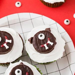 Cách làm bánh cupcake quái vật một mắt