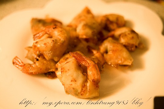 Bánh đa nem cuốn tôm chiên giòn