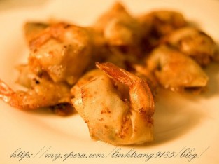 Bánh đa nem cuốn tôm chiên giòn