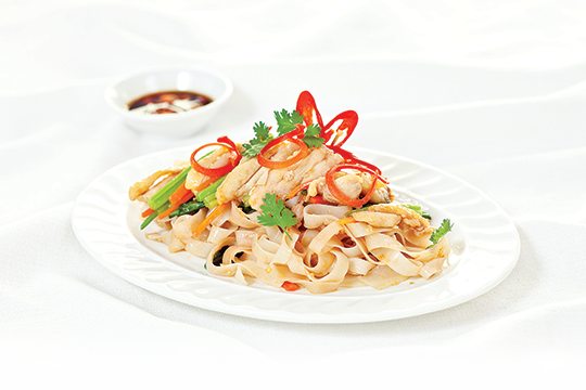 Bánh đa xào thịt gà chua ngọt