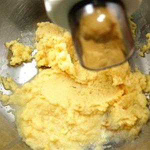 Cách làm bánh đậu xanh bọc thịt chiên