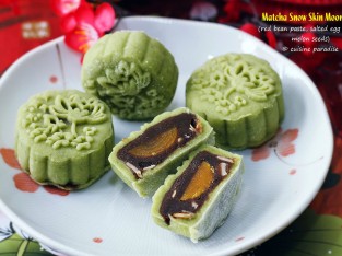 Bánh dẻo đậu đỏ, trứng muối