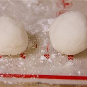 Cách làm bánh dẻo nhân tôm