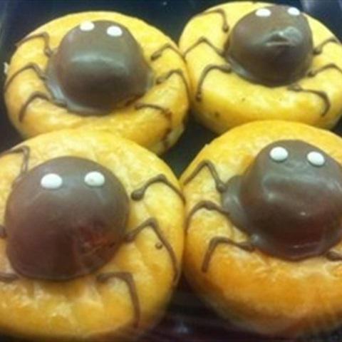 Bánh donut hình nhện cho Halloween