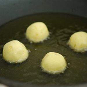 Cách làm bánh Donut khoai lang